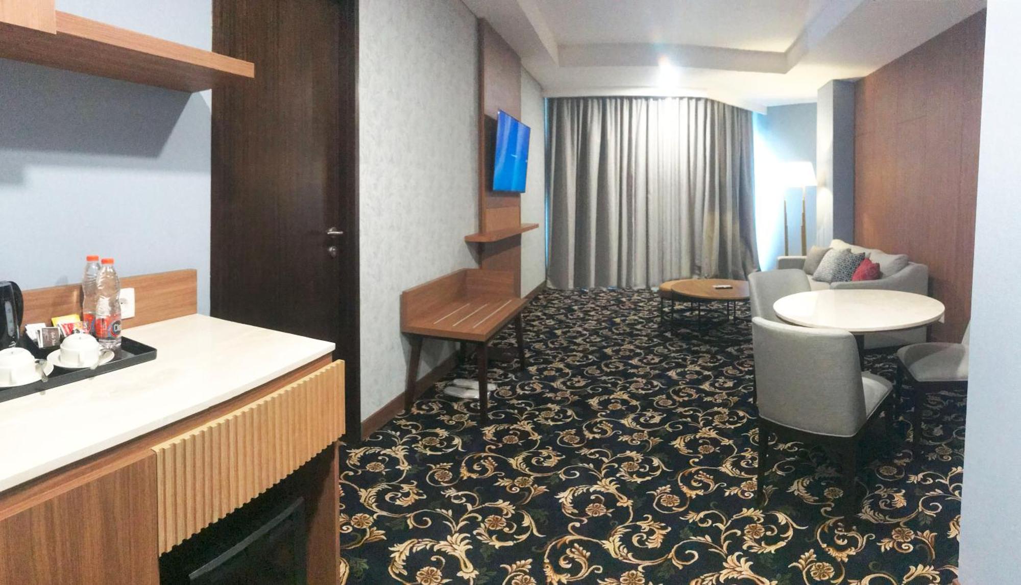 Labersa Hotel & Convention Center Samosir Sinapuran Bagian luar foto
