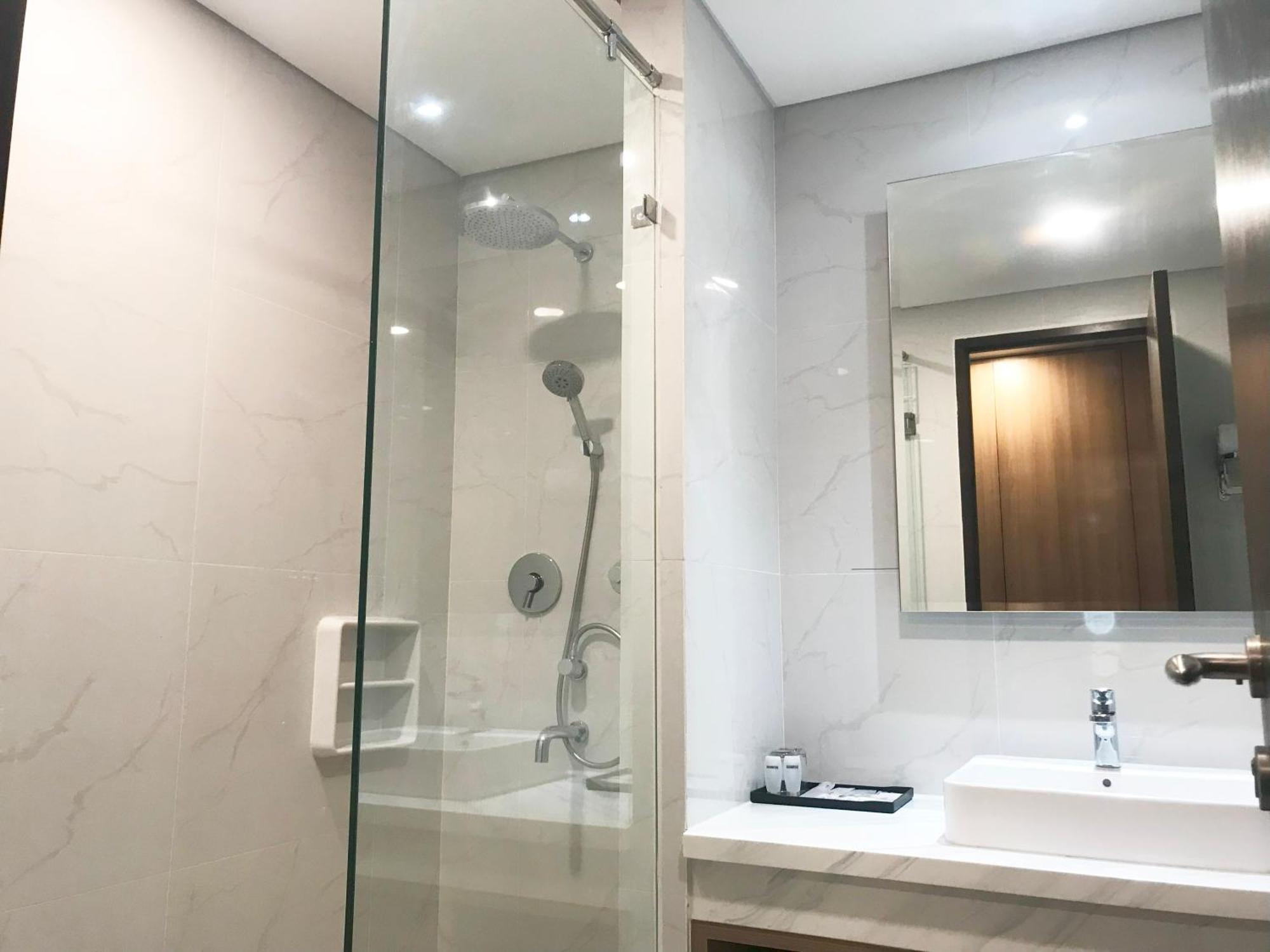 Labersa Hotel & Convention Center Samosir Sinapuran Bagian luar foto