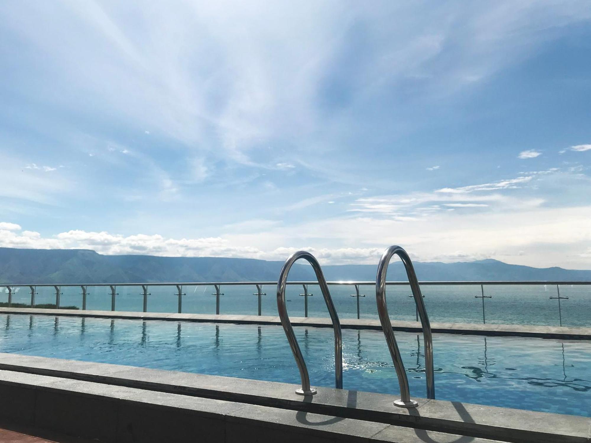 Labersa Hotel & Convention Center Samosir Sinapuran Bagian luar foto